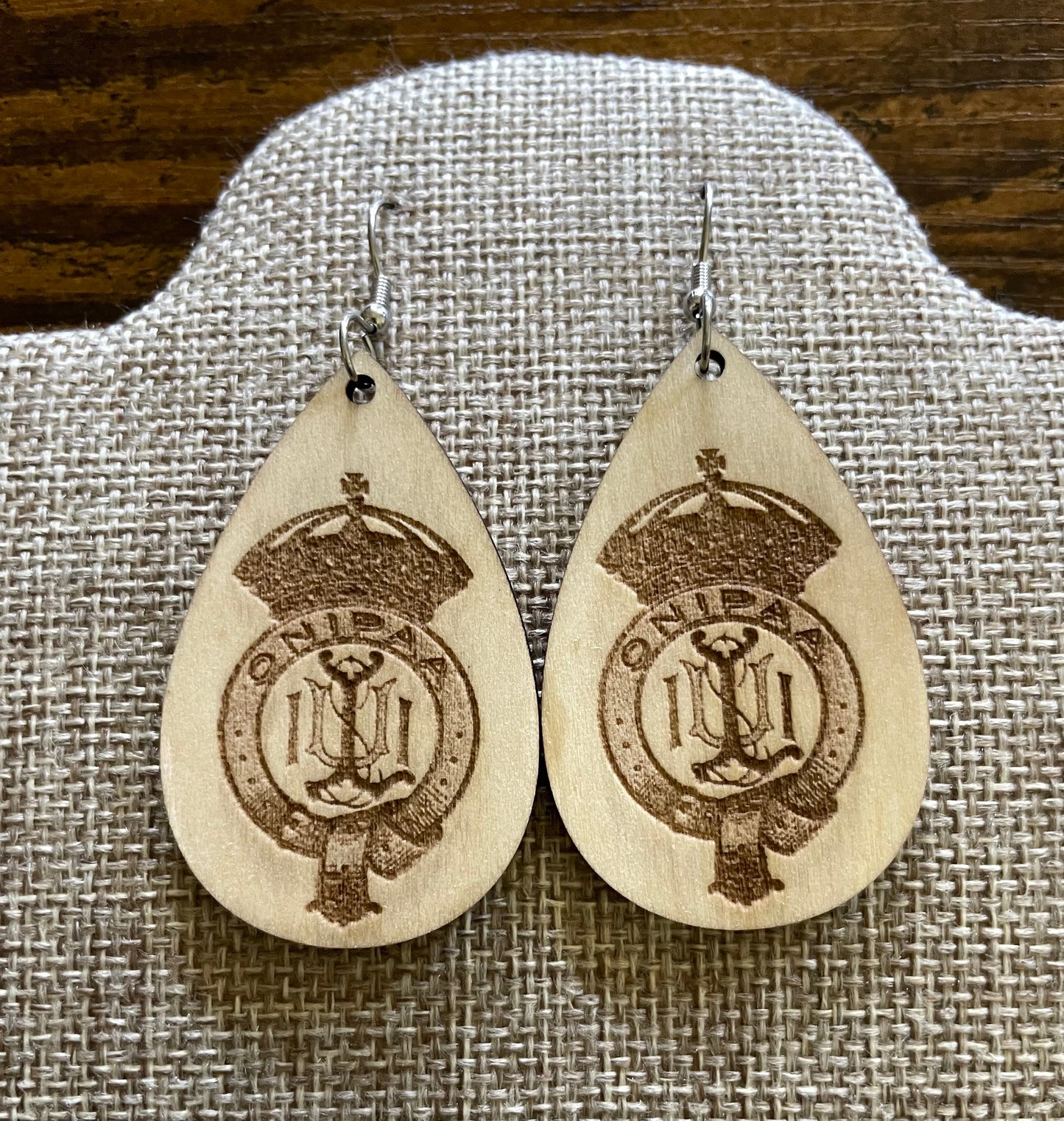 Earrings - Onipaʻa